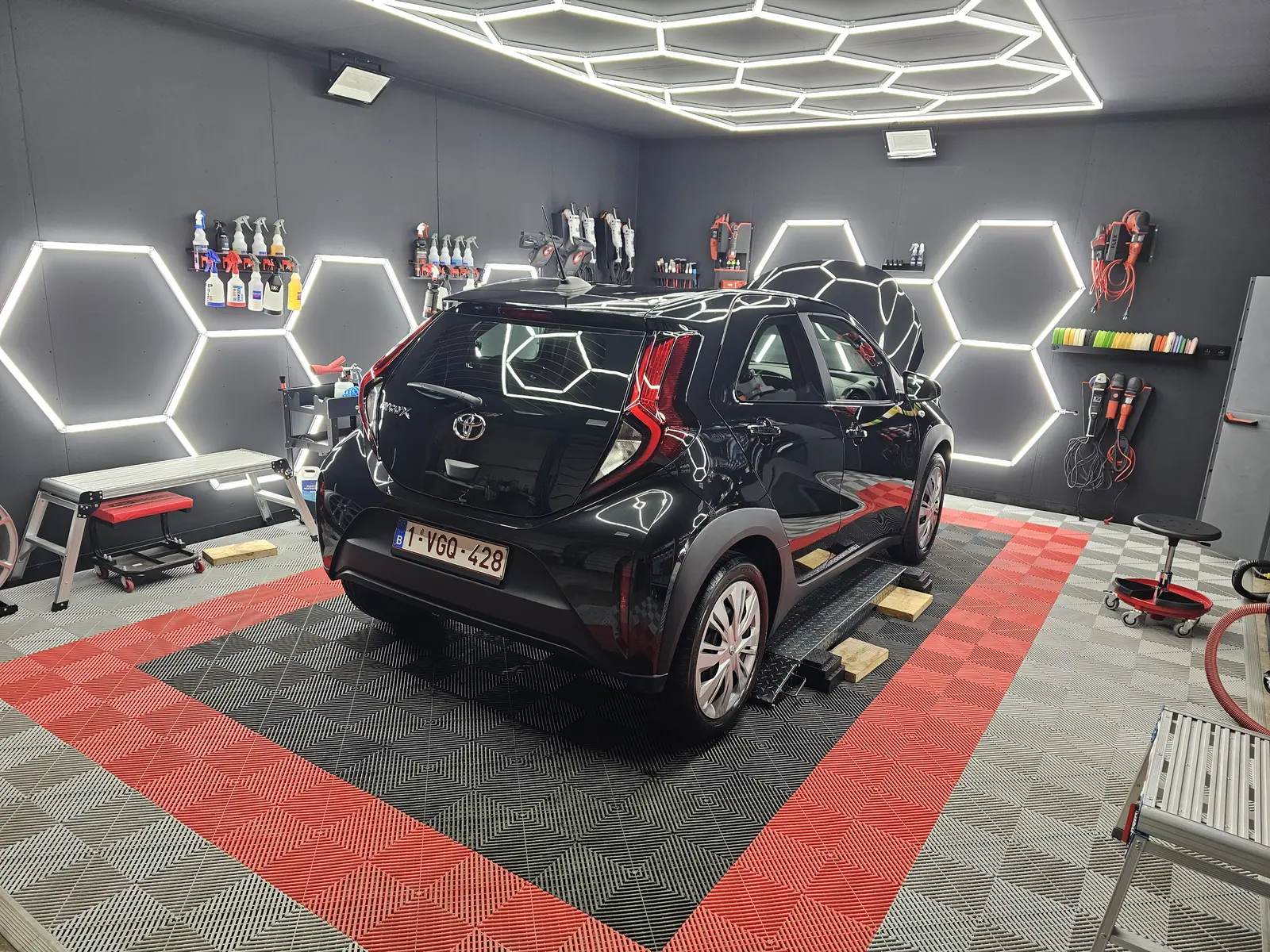 SUV noir préparé dans l’atelier Detailing Centre