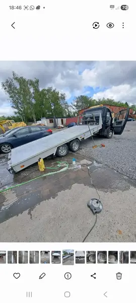Exercice de polissage sur un capot automobile